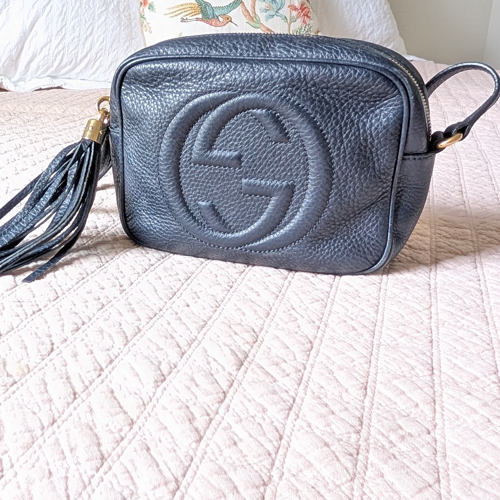 Gucci Soho Disco Navy Crossbody Bag with Embossed GG Logo